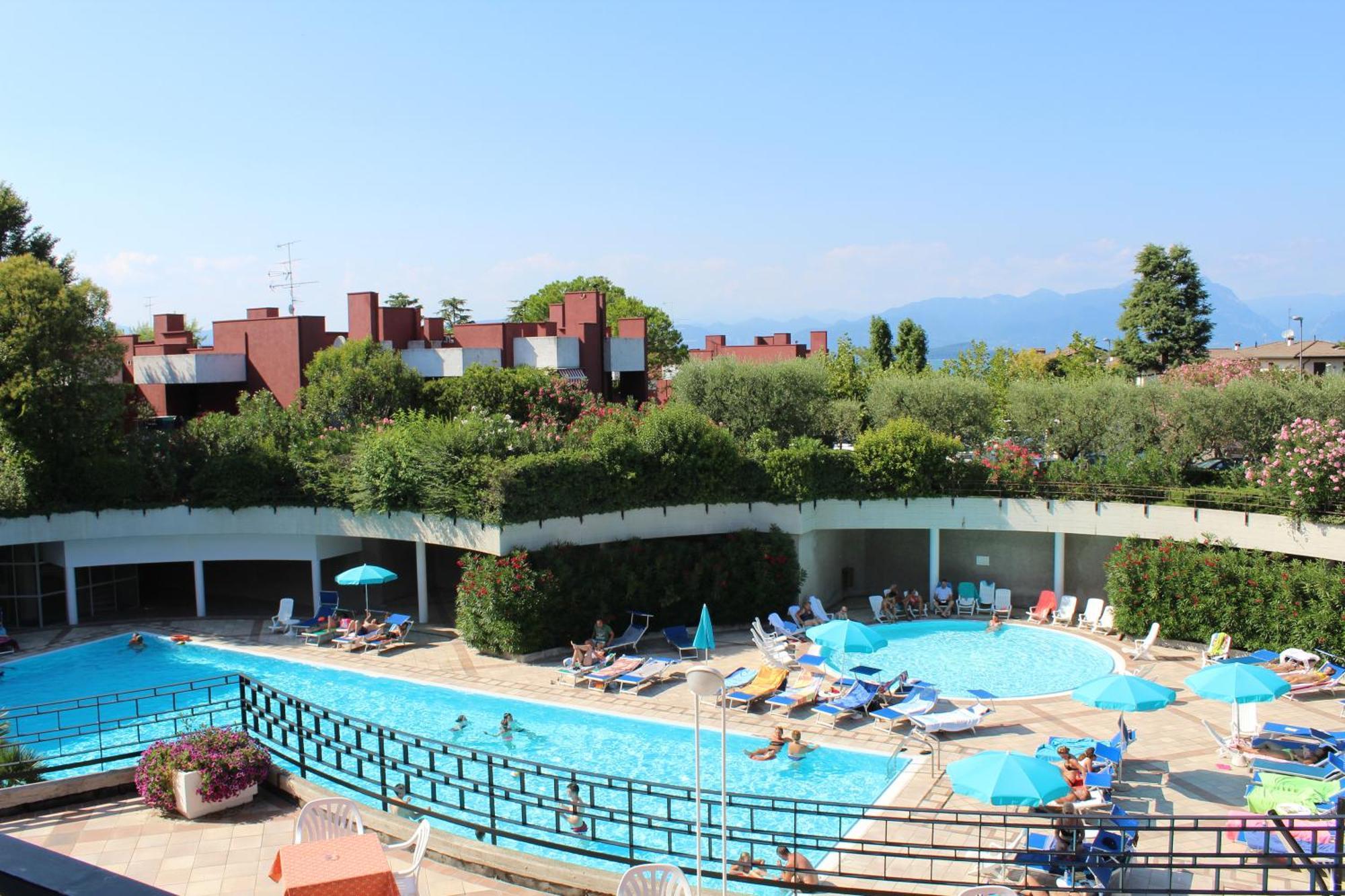 Hotel Residence Holiday Sirmione Exterior photo