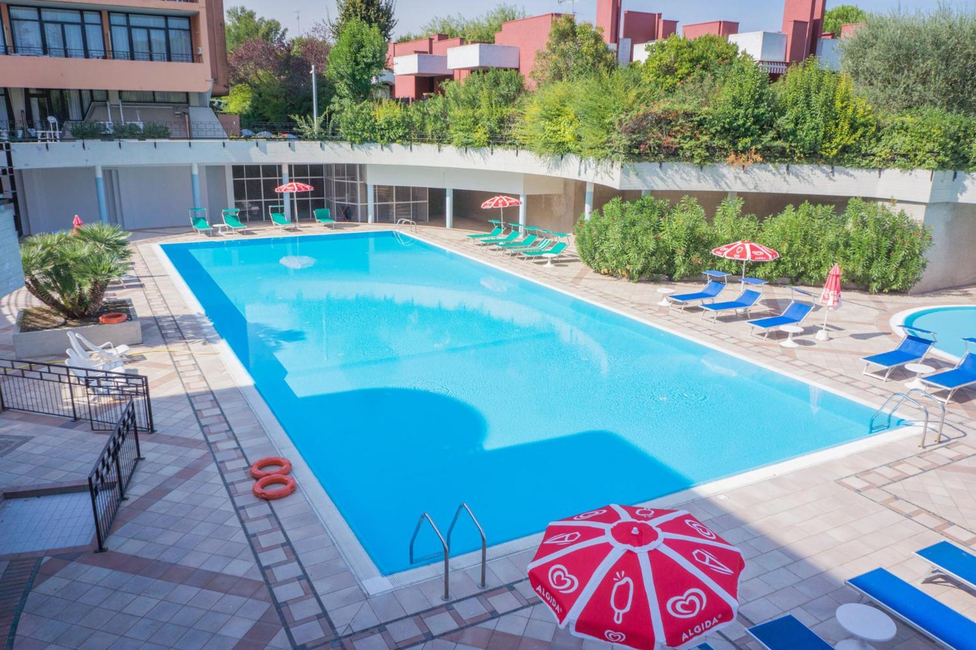 Hotel Residence Holiday Sirmione Exterior photo