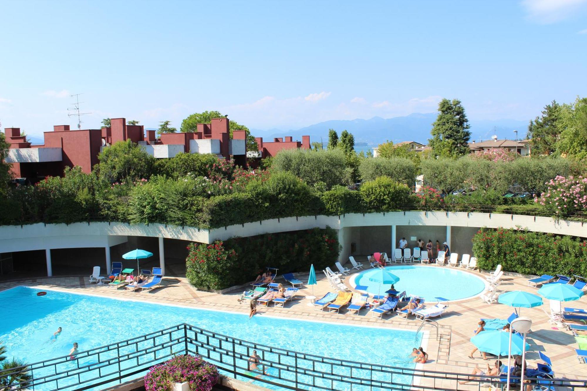 Hotel Residence Holiday Sirmione Exterior photo